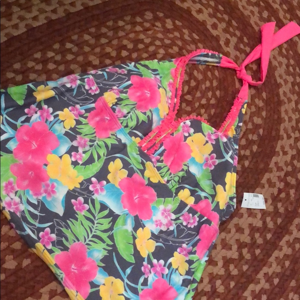 Women’s bathing suit top